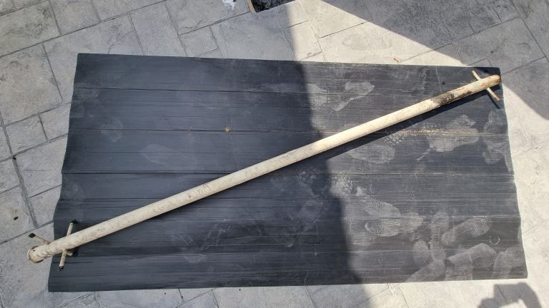 4 original cast iron washing poles collection only