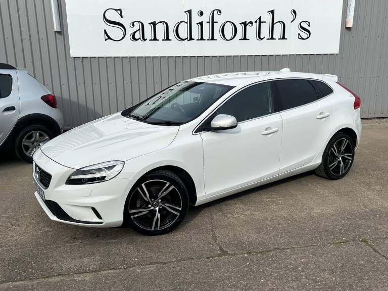 2018 Volvo V40 2.0 T3 GPF R-Design Pro Hatchback 5dr Petrol Manual Euro 6 (s/s) (152 ps) Hatchbac...