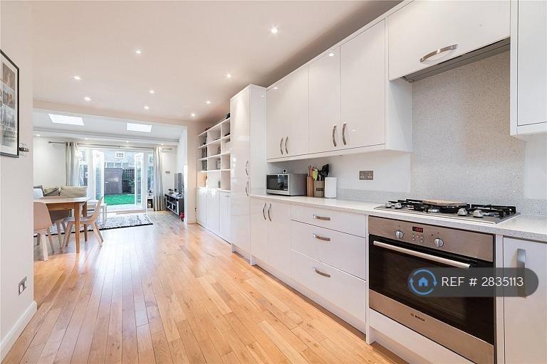 3 bedroom house in Manchester Grove, London, E14 (3 bed) (#2835113)