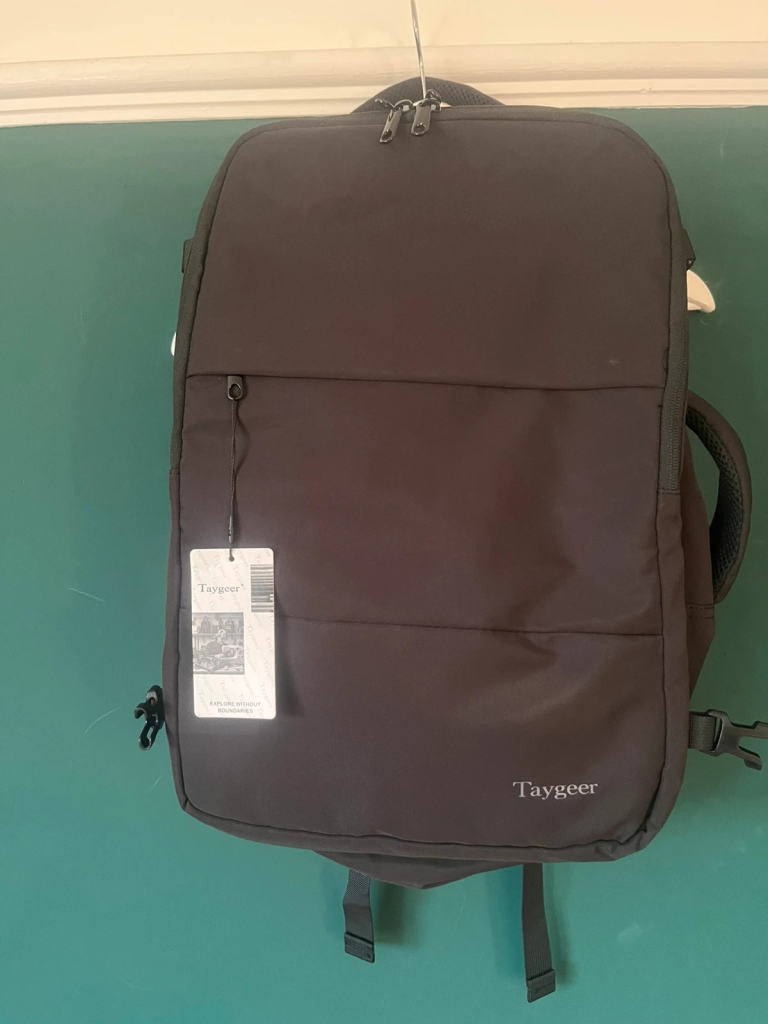 NEW Taygeer Travel Backpack with USB Port - Carry On Luggage 40x30x20