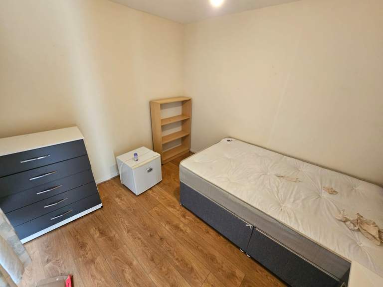 6-Bedroom Modern Supported Accommodation – Universal Credit, ESA, JSA & PIP accepted