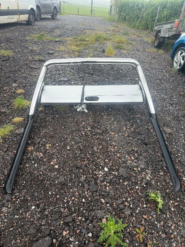 Toyota hilux 2020 roller cover with chrome bar