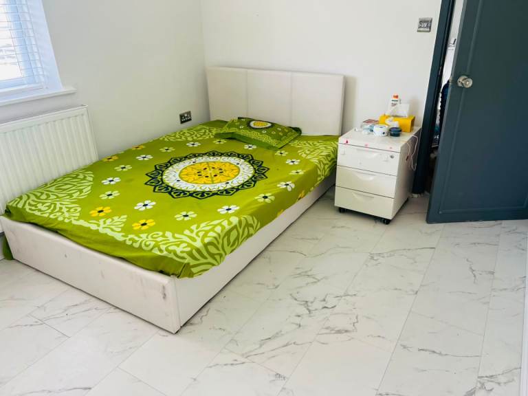 One double Rooms available to Rent – Wood Lane, Dagenham RM8 Bills included!