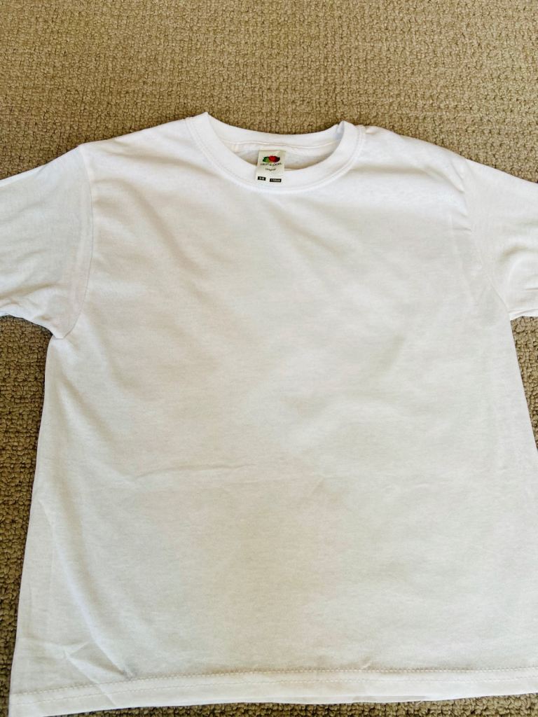 Plain white t-shirts (5 pack) age 5-6 years brand new Fruit of the Loom cotton