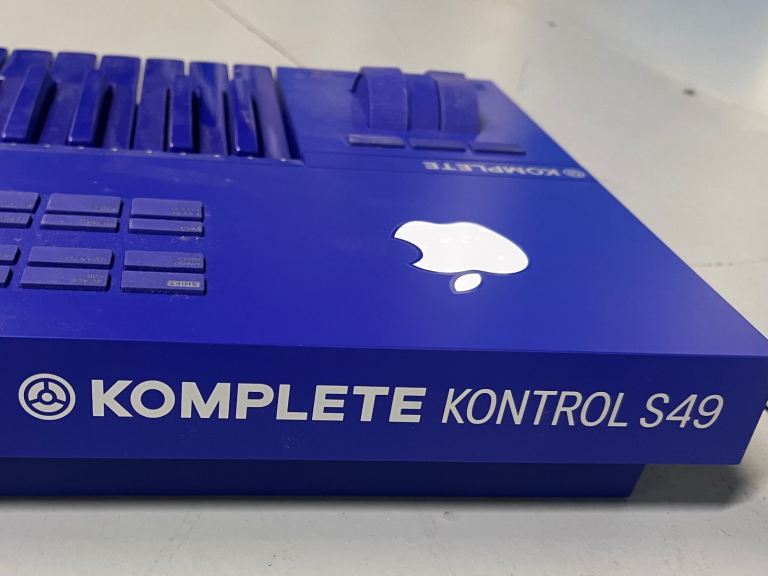NI KOMPLETE KONTROL S49 MK2 – Ultraviolet Limited Edition (006/500) – Used – West London