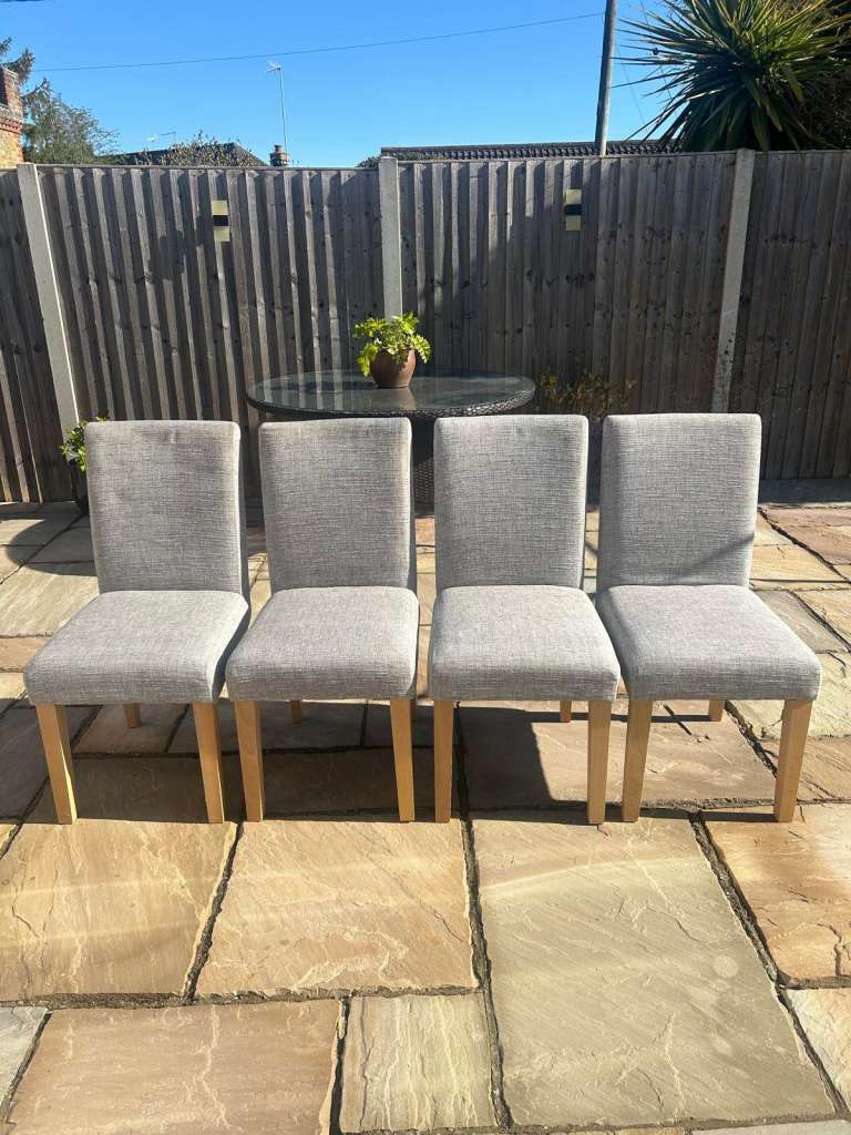 4 Dining Chairs 