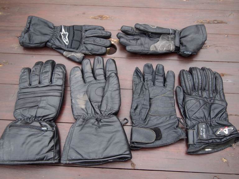 MOTORCYCLE GLOVES