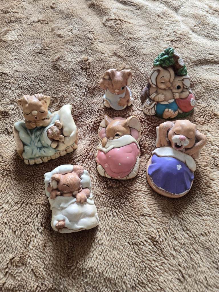 Vintage PenDelfin Rabbit Figurine Lot of 6 Hand Painted Stonecraft England (Victoria, Peeps & More