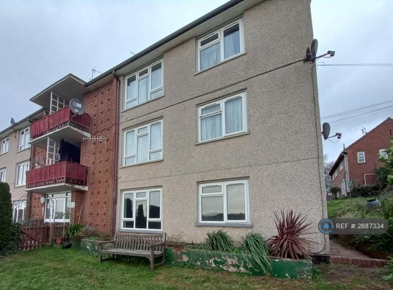 2 bedroom flat in Blackthorn Crescent, Exeter, EX1 (2 bed) (#2887334)