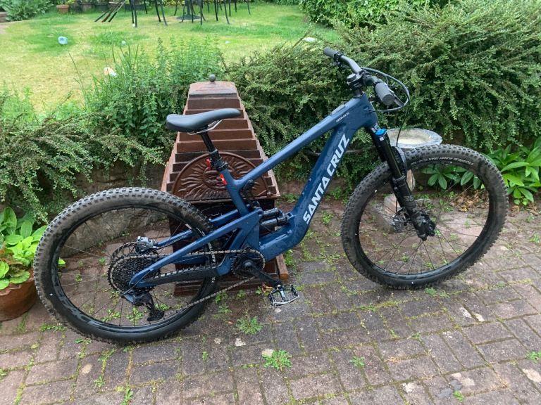 Superb Santa Cruz MTB Heckler SL