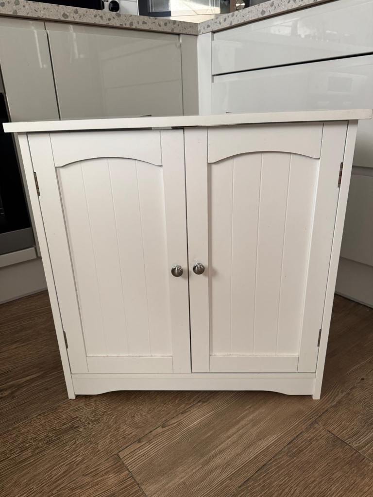 Bathroom cabinet 