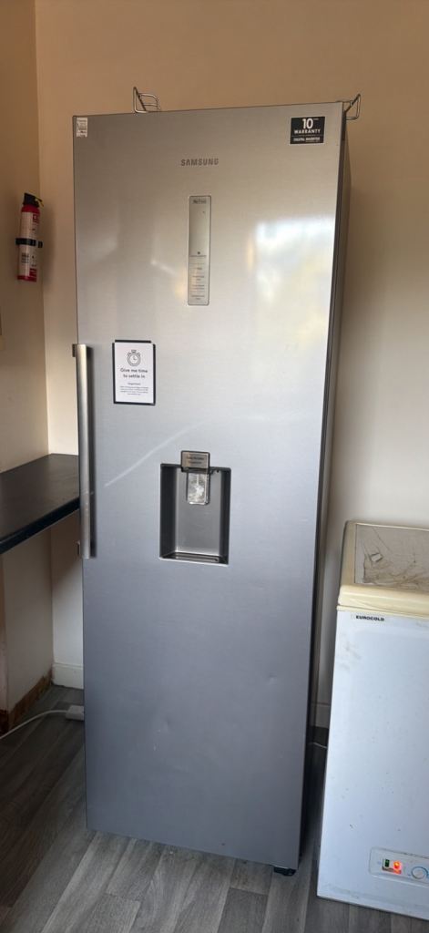 Samsung Freestanding Fridge with Water Dispenser – Silver
