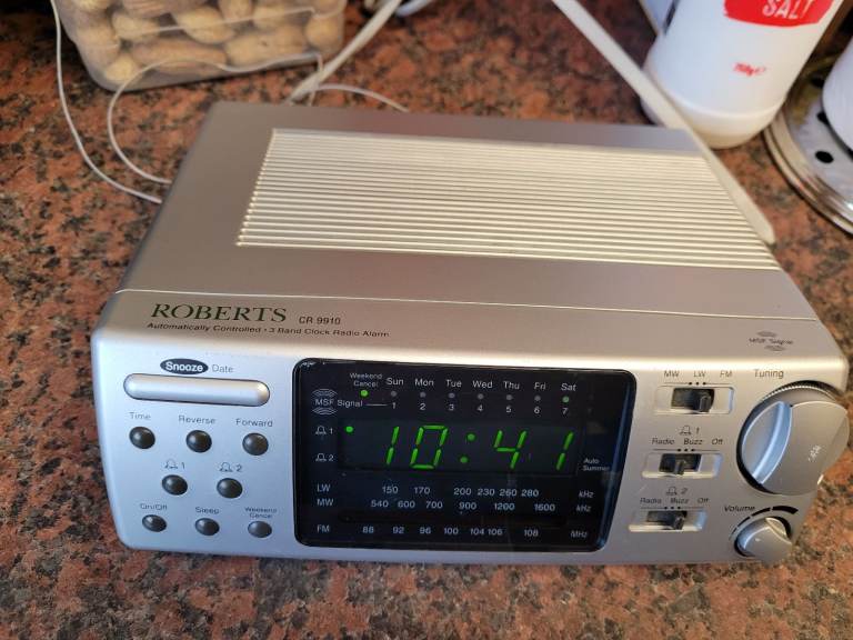 Roberts CR 9910 3 Band Clock Radio Alarm 