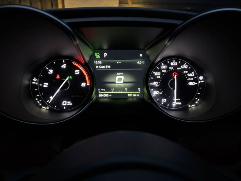 Alfa Romeo, GIULIA, 2018, Semi-Auto, 2.2 jtdm-2 Super 4dr, 