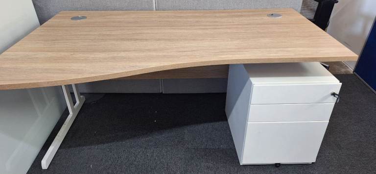 Office Wave Shape Workstation/Desk Light Oak x 15 plus mobile pedestal drawers storage
