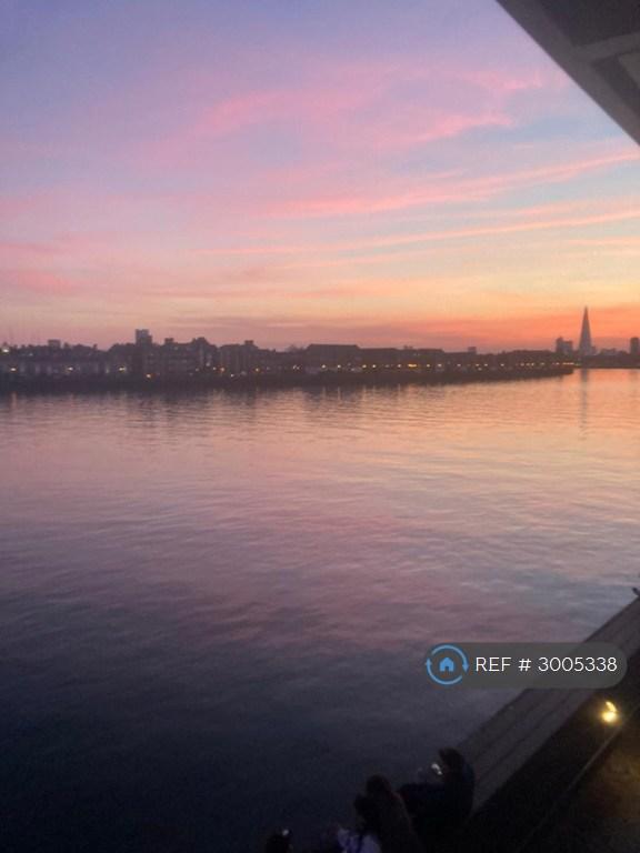 2 bedroom flat in Dunbar Wharf, London, E14 (2 bed) (#3005338)