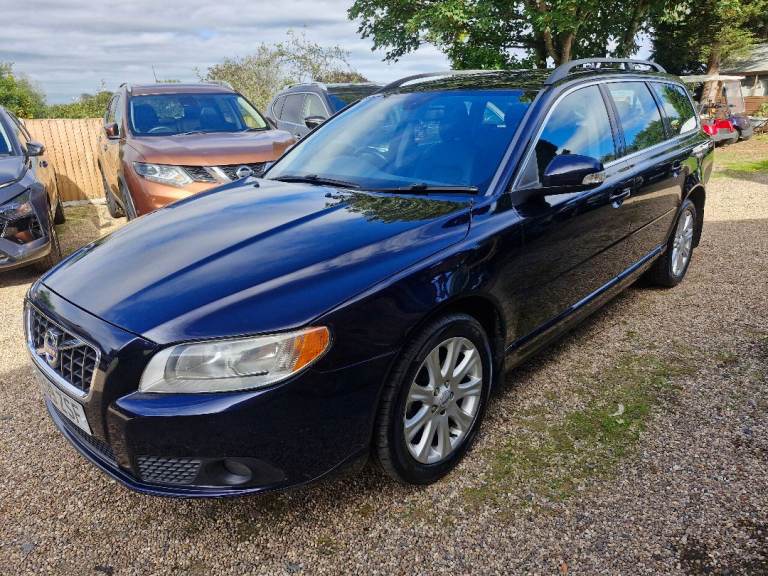 Volvo V70 2.0D SE Estate 5dr Diesel Manual. Perfect example, Good background, 2 keys, Ready to go