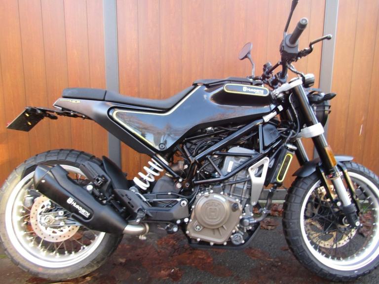 HUSQVARNA SVARTPILEN 401 , ONLY 650 MILES , ONE FORMER KEEPER ON THE BOOK .