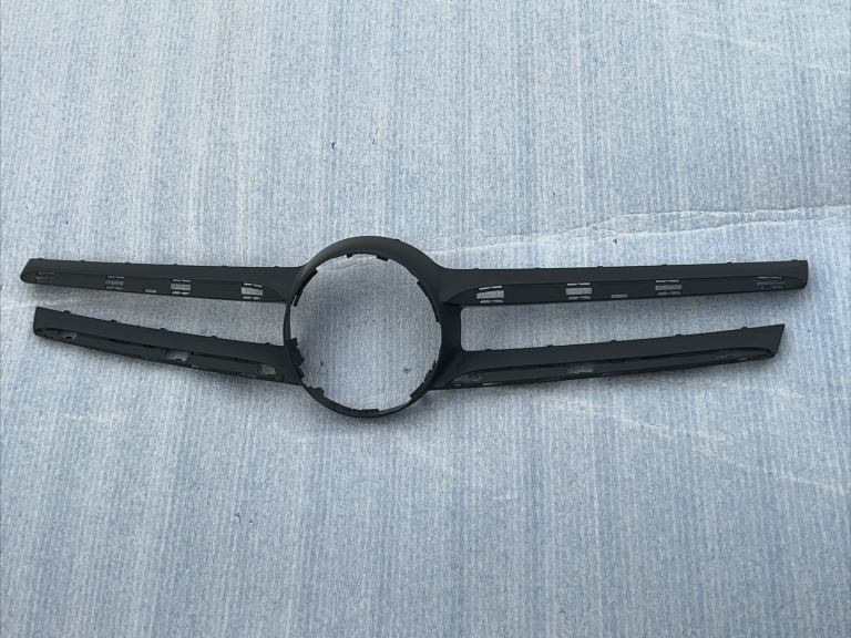 NEWGENUINE MERCEDES A-CLASS W176-FRONT BUMPER GRILL TRIM 