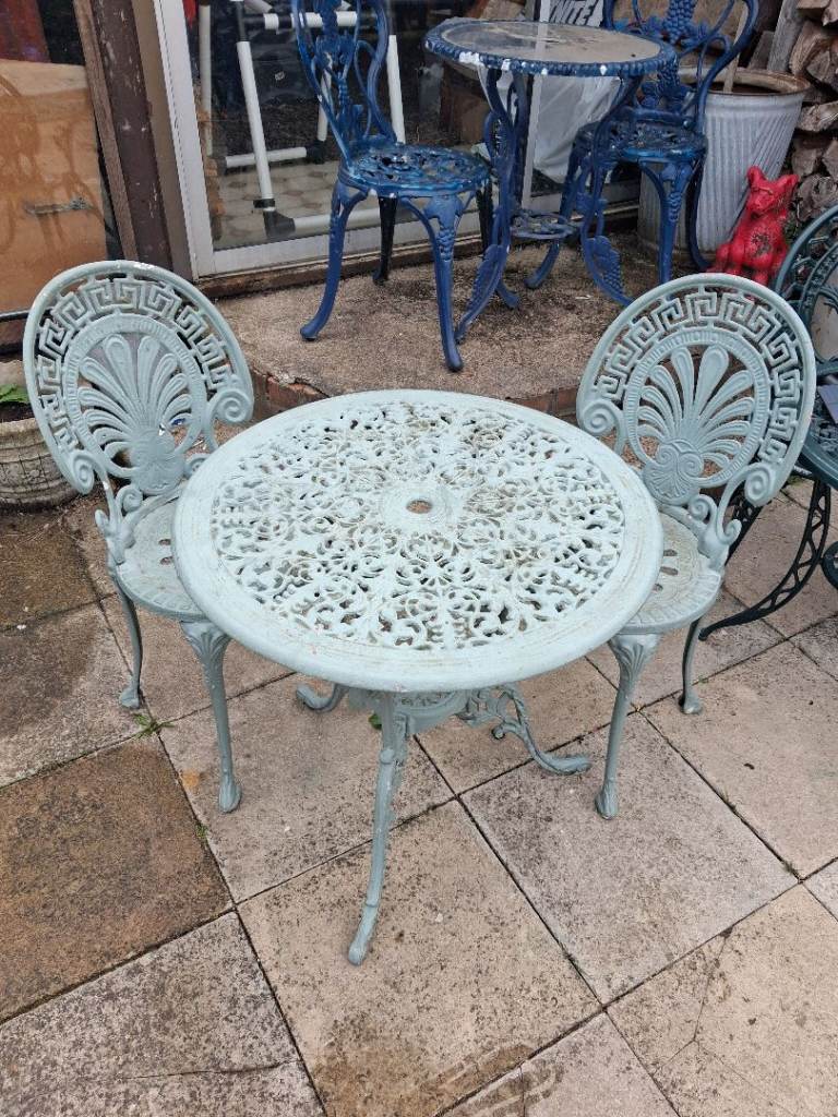 Garden table and chairs 