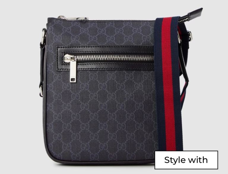 Gucci GG Supreme Messenger Bag - Black, As Good As New