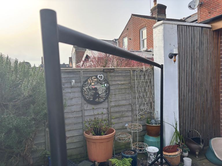 Heavy duty clothes rail