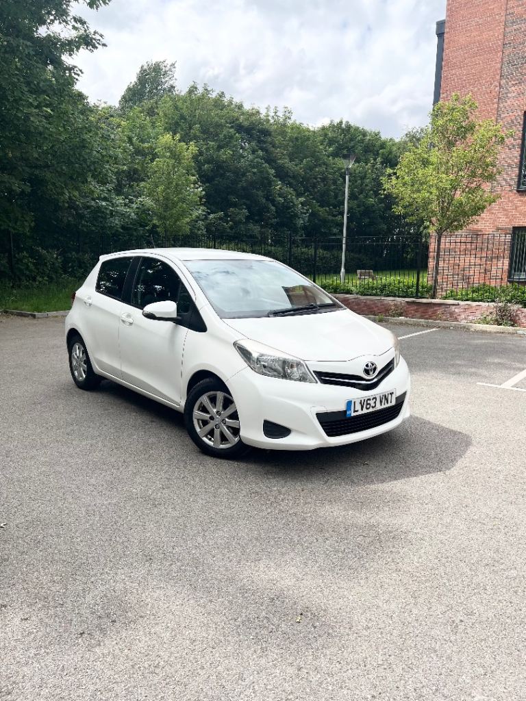 Toyota, YARIS, Hatchback, 2013, Manual, 1329 (cc), 5 doors