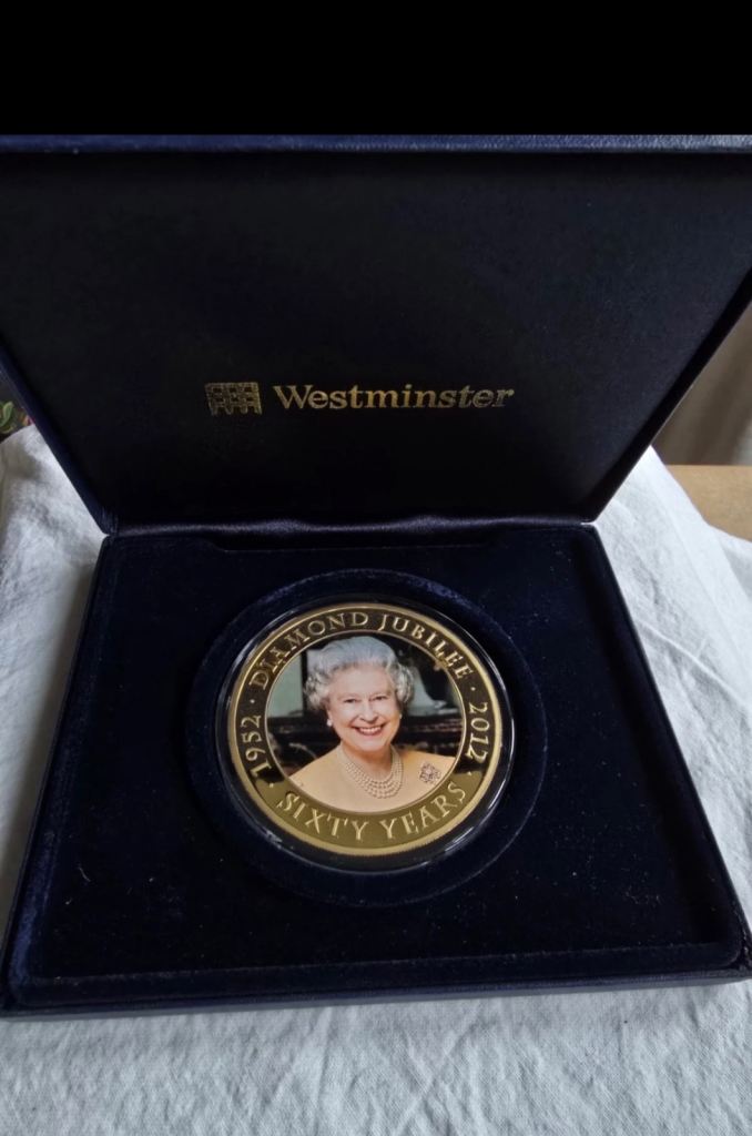 Westminster Queen Elizabeth II Diamond Jubilee 65mm Coin