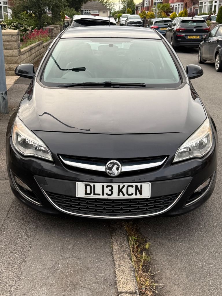 Vauxhall, ASTRA, Hatchback, 2013, Manual, 1956 (cc), 5 doors