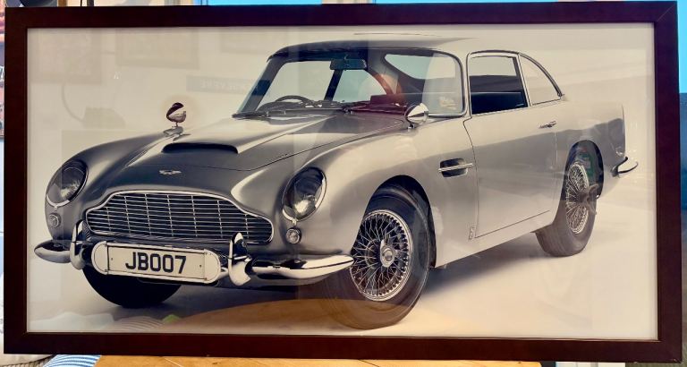 Stunning Aston Martin DB5 “JB007” Framed Photograph – 106 × 56 cm – James Bond Wall Art