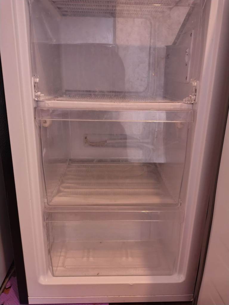 FREE Schonberg Fridge Freezer – White, Good Condition