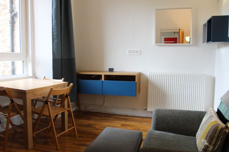 2 bedroom flat in Lindsay Road, Newhaven, Edinburgh, EH6 4DR