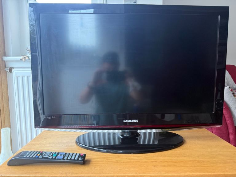 Samsung 32” TV LE32C450E1WXXU