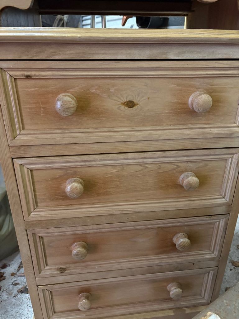 FREE Set of two bedside table with four drawers – Good Condition