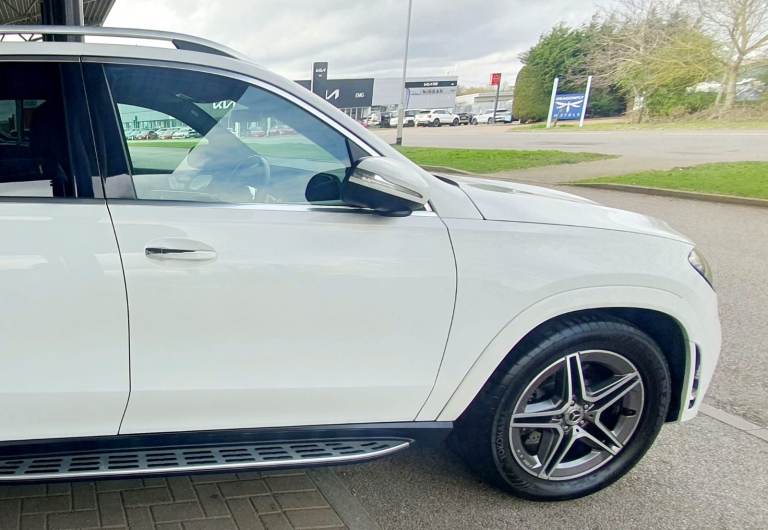 Luxury Car hire_wedding_Birthday_event_pick up_drop off. 