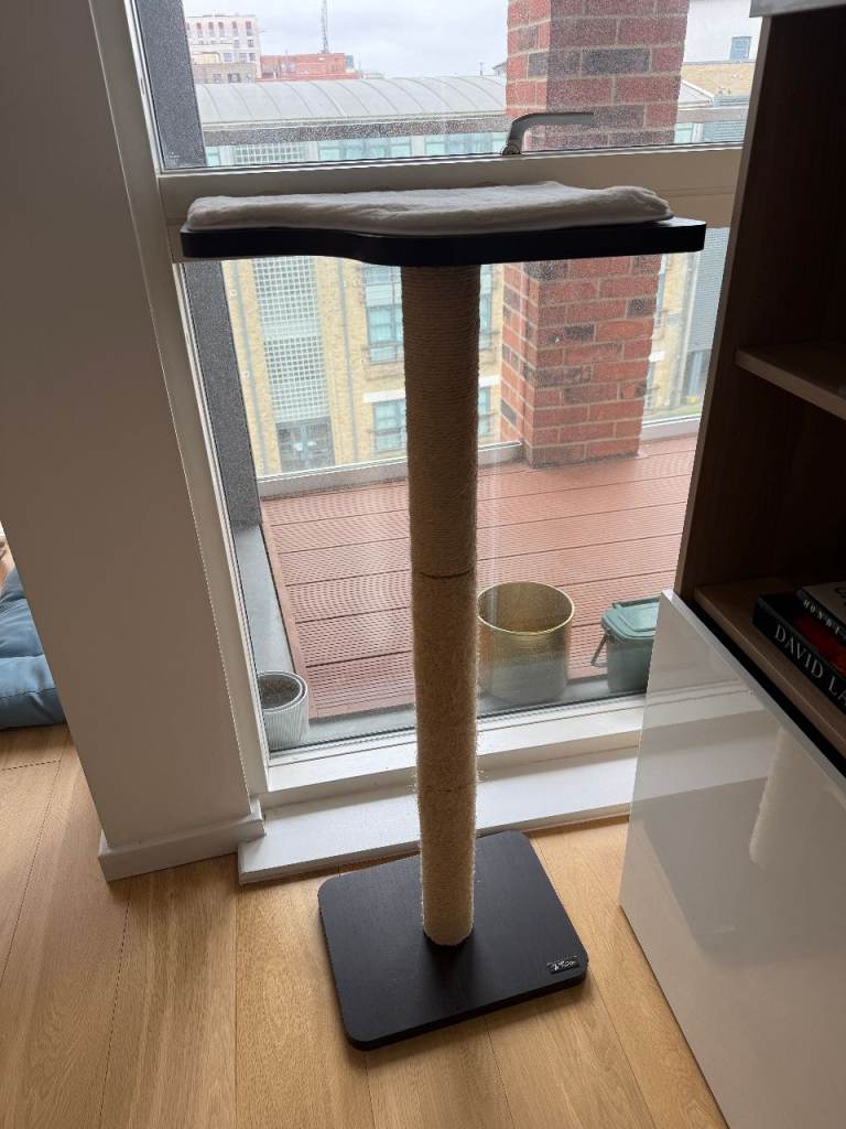 PetFusion Ultimate Cat Window Climbing Perch Catnip Sisal Scratching Posts Cat Tower Window Suction