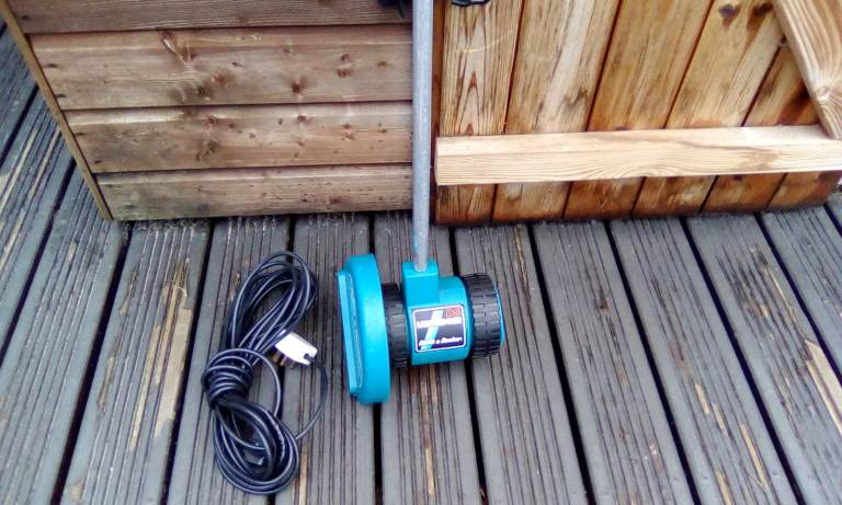 ELECTRIC BLACK & DECKER LAWN EDGER