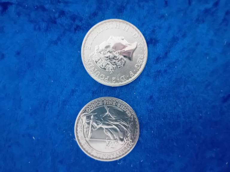 Two 1 Ounce Fine Silver Britannia Coins – Excellent Condition