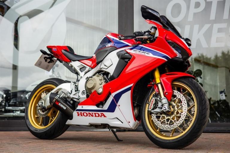 Honda Fireblade CBR1000RR SP ! LOW MILES ! SCORPION ! STUNNING