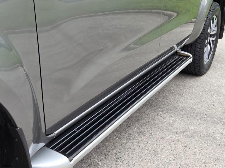 2016 Nissan Navara Double Cab Pick Up Tekna 2.3dCi 190 4WD PICK UP DIESEL Manual