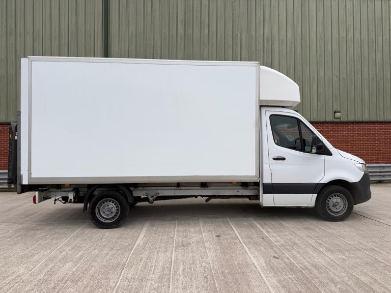 2022 Mercedes-Benz Sprinter 315 3.5t Progressive Chassis Cab Luton van 2022 22 Plate CHASSIS CAB ...