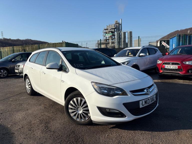 2013 Vauxhall Astra 1.7 CDTi 16V £1200 spend this week / New clutch dual mass / 