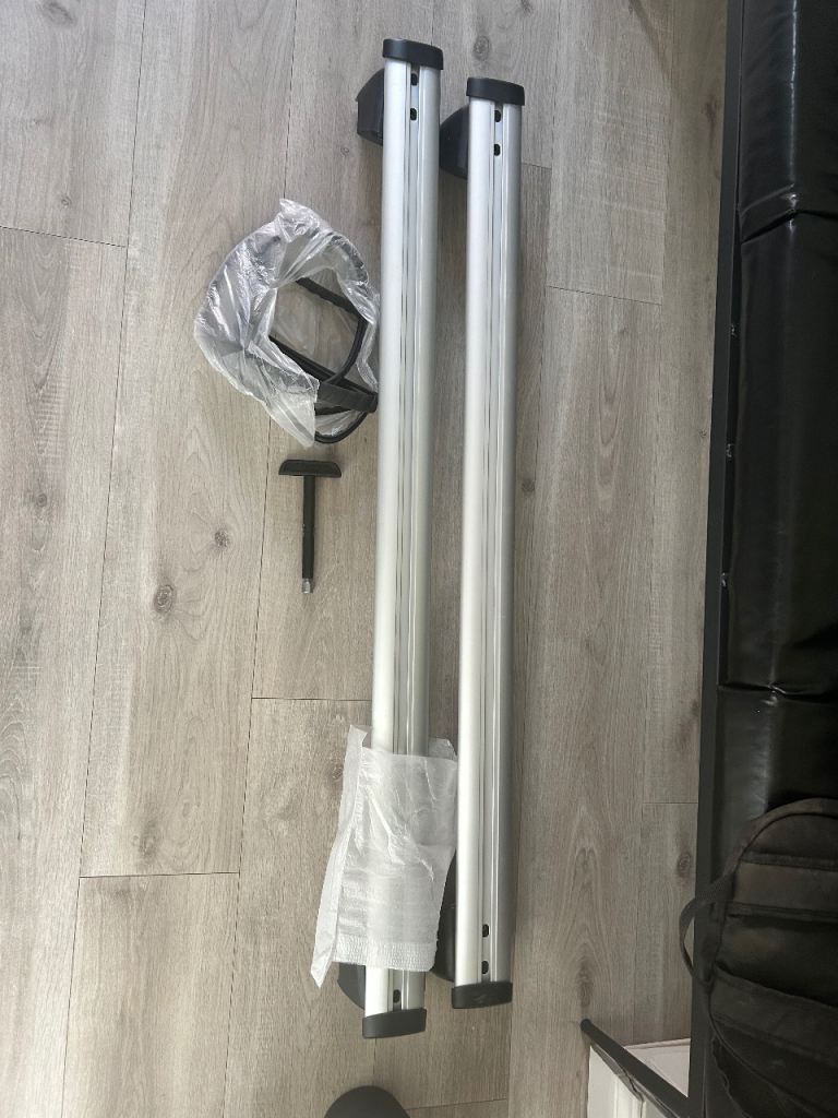 Brand newQ5 Audi sportback roof racks