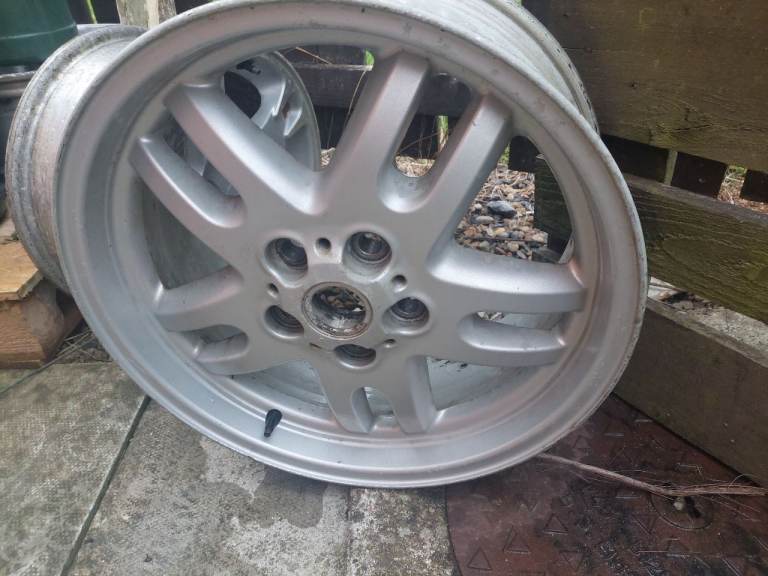 18 inch alloy wheel from p38 or l322