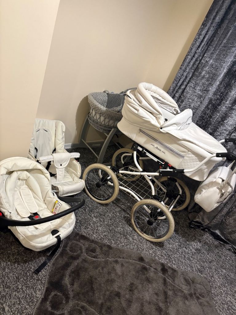 Isabell Pram and Car Seat Travel System – White, Good Condition