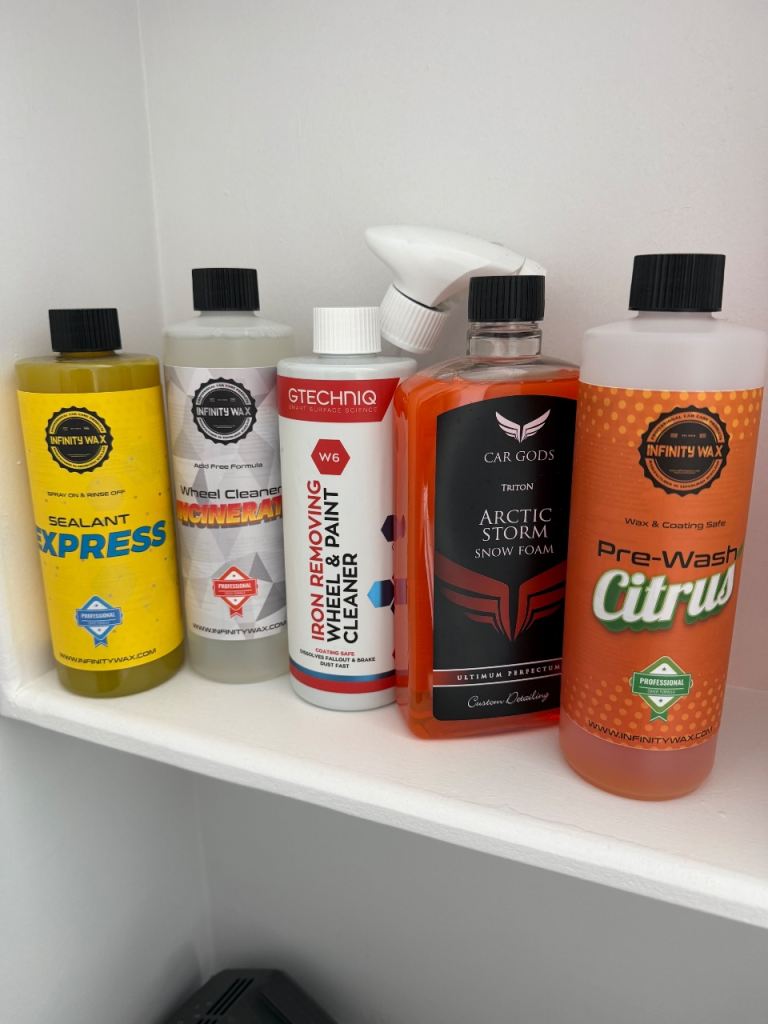 FREE | Small selection of car cleaning/detailing products