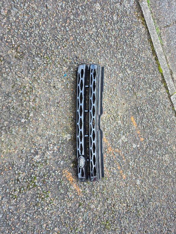 Range rover evoque black grill