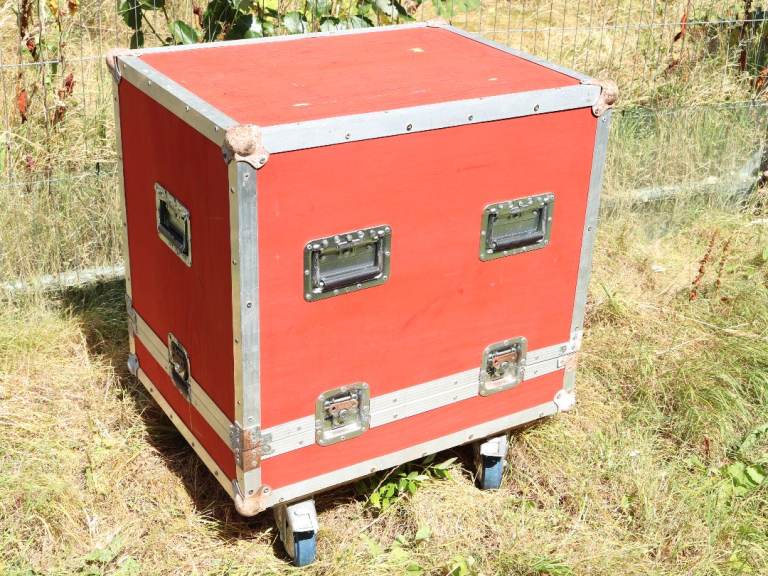 Large Lift Off Speaker / Monitor Flight Case. 70 x 80 x 53cm.