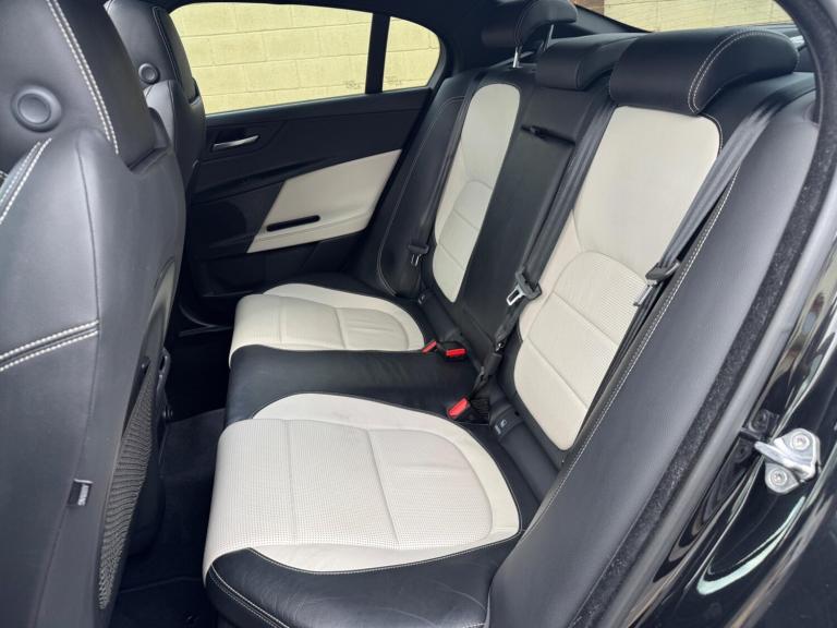 2017 Jaguar XE 2.0d R-Sport Auto Euro 6 (s/s) 4dr SALOON Diesel Automatic