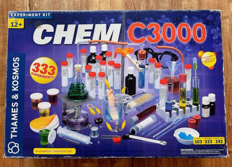 Thames & Kosmos CHEM C3000 Experiment Kit – Good Condition